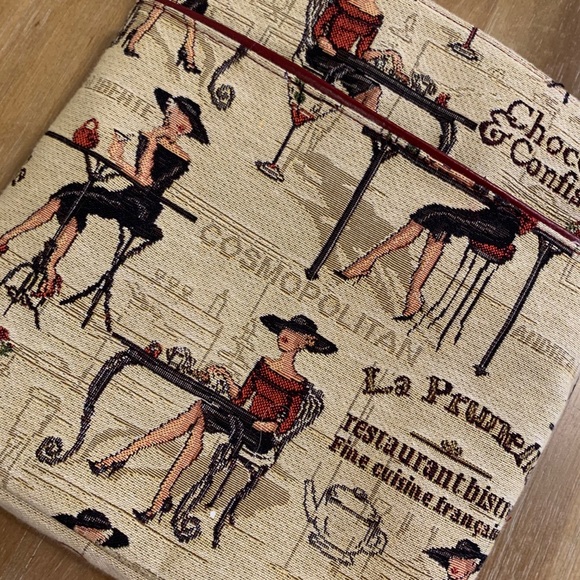 NWOT - Crossbody Bag/Purse Purchased in France - Picture 3 of 5